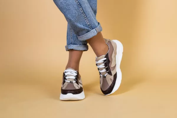 Замшевые женские кроссовки с коричневыми вставками s5249-1 00